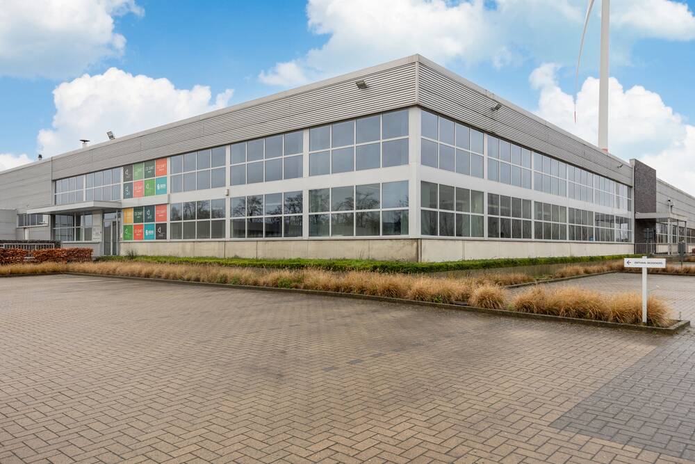 Handelszaak te  huur in Geel 2440 1500.00€  slaapkamers 200.00m² - Zoekertje 326875