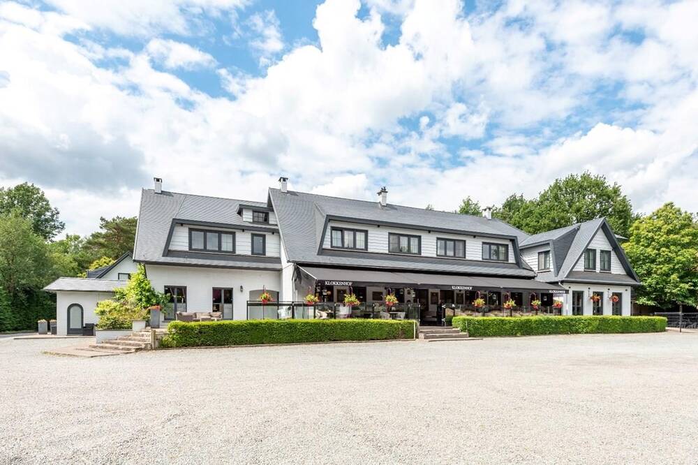 Handelszaak te koop in Brasschaat 2930 2450000.00€ slaapkamers m² - Zoekertje 327239