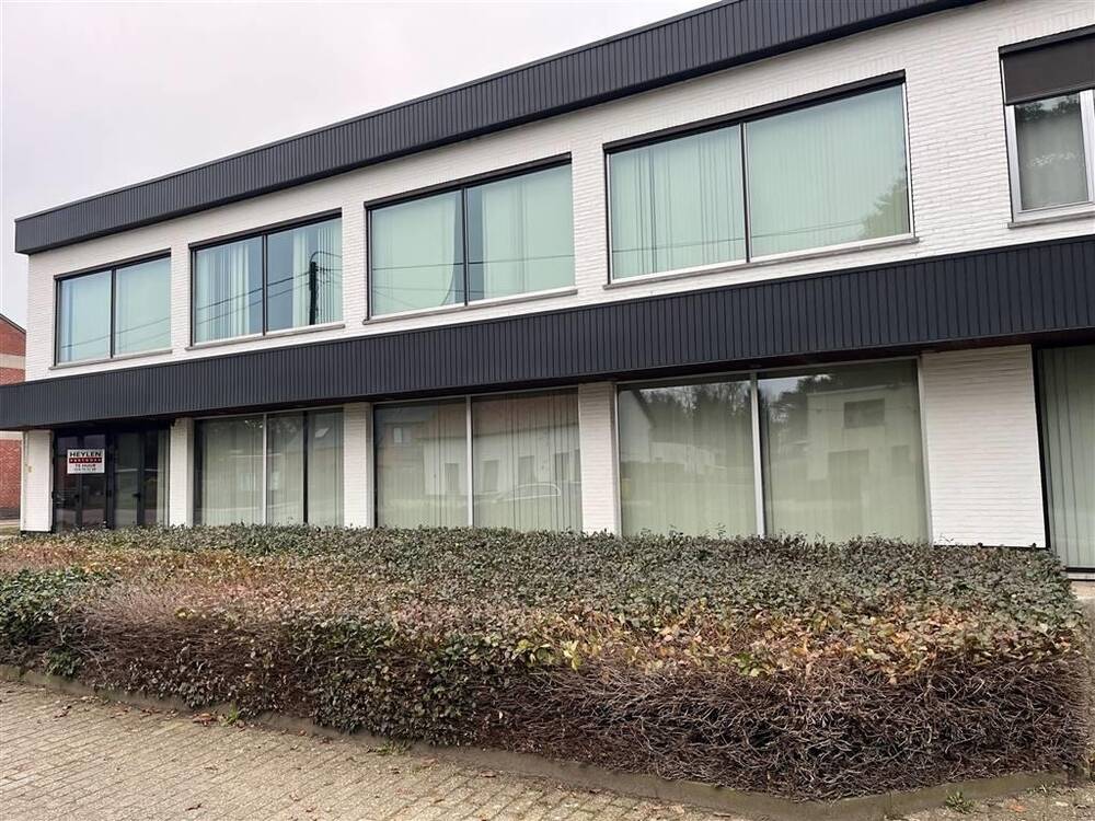 Handelszaak te huur in Herentals 2200 1985.00€ slaapkamers 350.00m² - Zoekertje 339635