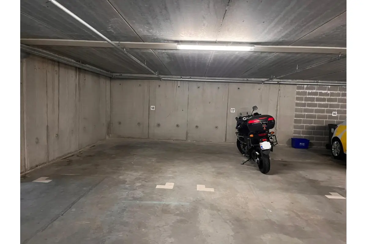 Parking te  huur in Laakdal 2430 80.00€  slaapkamers m² - Zoekertje 345649