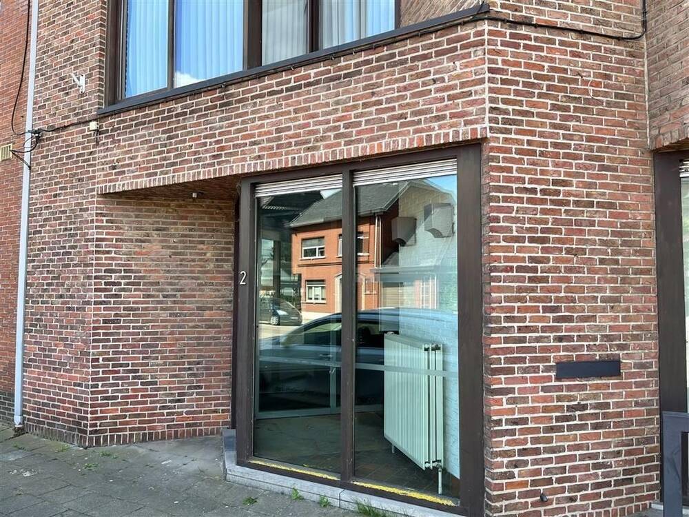 Handelszaak te  huur in Veerle 2431 1400.00€  slaapkamers 288.00m² - Zoekertje 351335