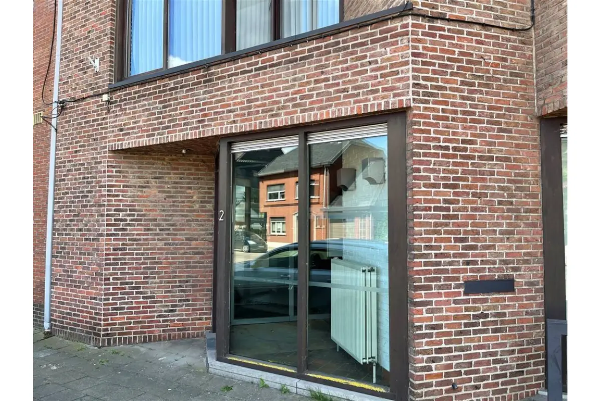 Handelszaak te  huur in Veerle 2431 1400.00€  slaapkamers 288.00m² - Zoekertje 351335