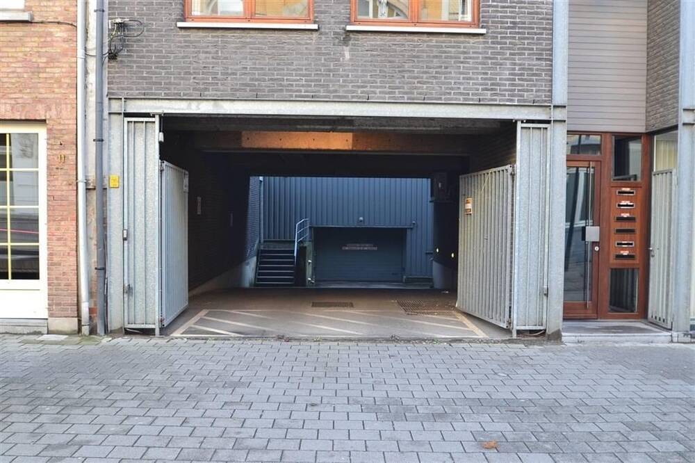 Parking & garage te koop in Lier 2500 24000.00€ slaapkamers m² - Zoekertje 353528