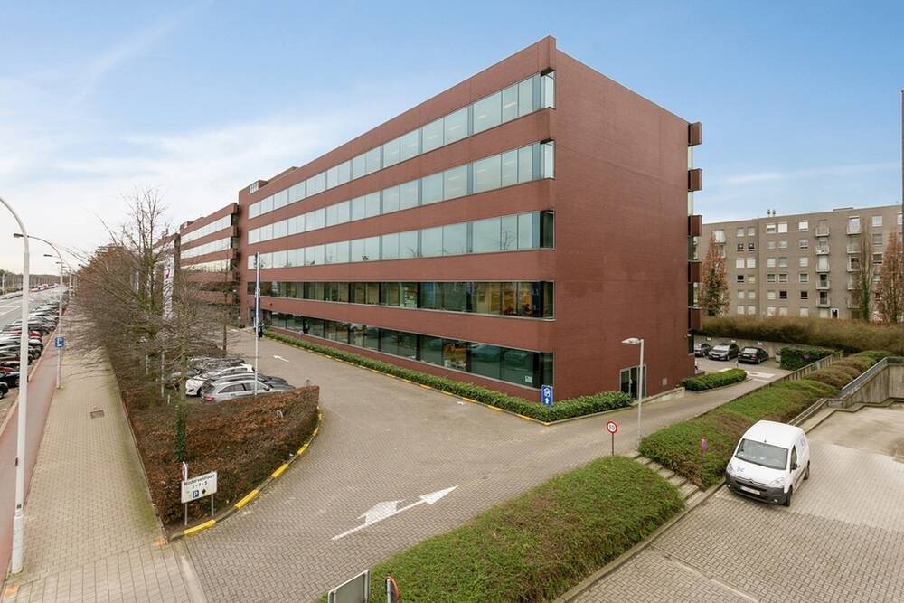 Handelszaak te huur in Berchem 2600 13135.00€ slaapkamers 1087.00m² - Zoekertje 359705