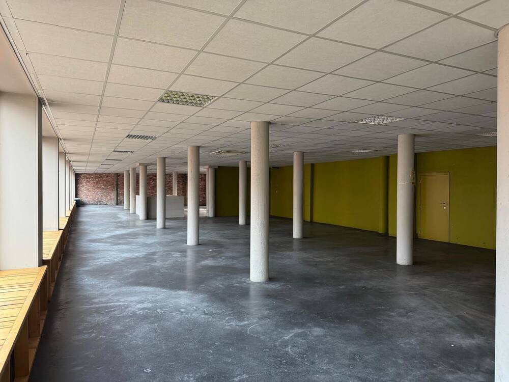 Handelszaak te  huur in Balen 2490 4920.00€  slaapkamers 985.00m² - Zoekertje 363521