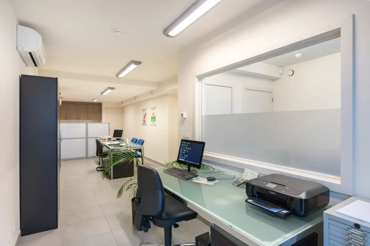 Handelszaak te  huur in Meerhout 2450 800.00€  slaapkamers m² - Zoekertje 366672