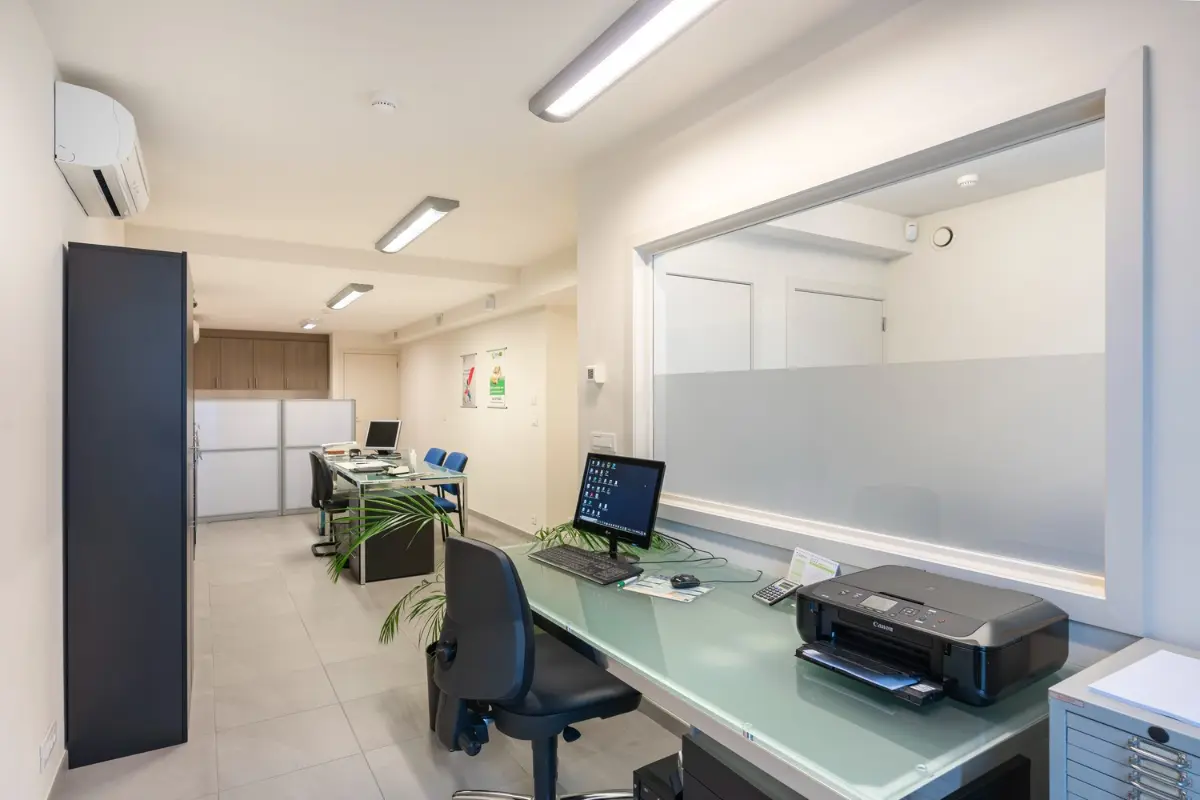 Handelszaak te  huur in Meerhout 2450 800.00€  slaapkamers m² - Zoekertje 366672