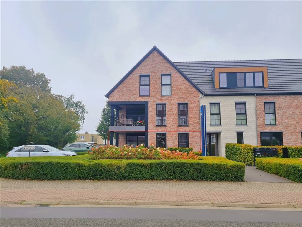 Handelszaak te  huur in Gierle 2275 1200.00€  slaapkamers m² - Zoekertje 374819
