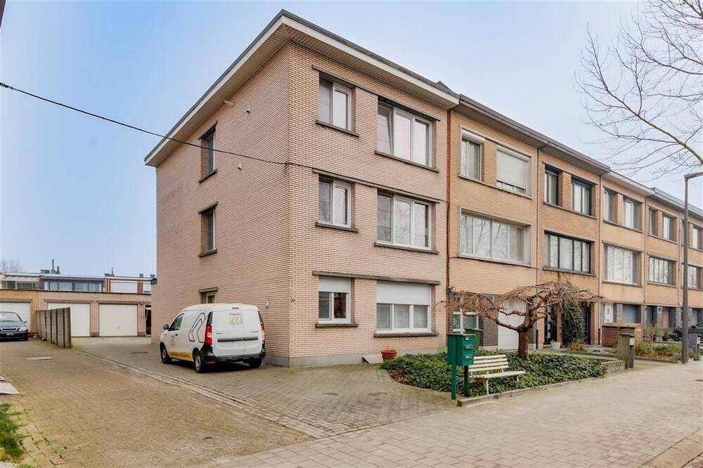 Appartementsgebouw te koop in Merksem 2170 625000.00€ 6 slaapkamers 72.00m² - Zoekertje 375063