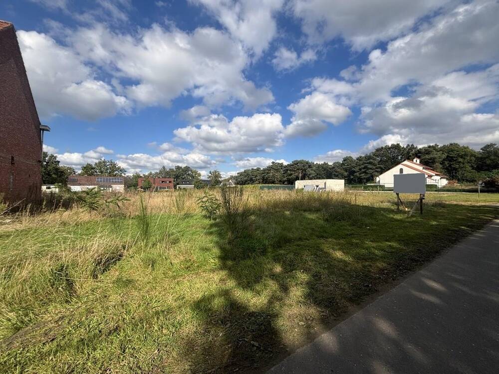 Grond te koop in Balen 2490 175000.00€ slaapkamers m² - Zoekertje 381359