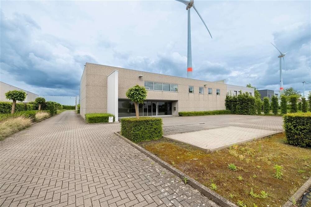 Handelszaak te  huur in Geel 2440 6950.00€  slaapkamers 1350.00m² - Zoekertje 386787