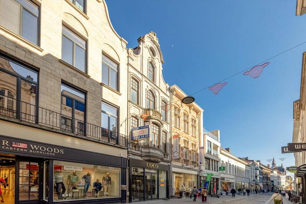 Handelszaak te huur in Lier 2500 3000.00€ slaapkamers 358.00m² - Zoekertje 396735