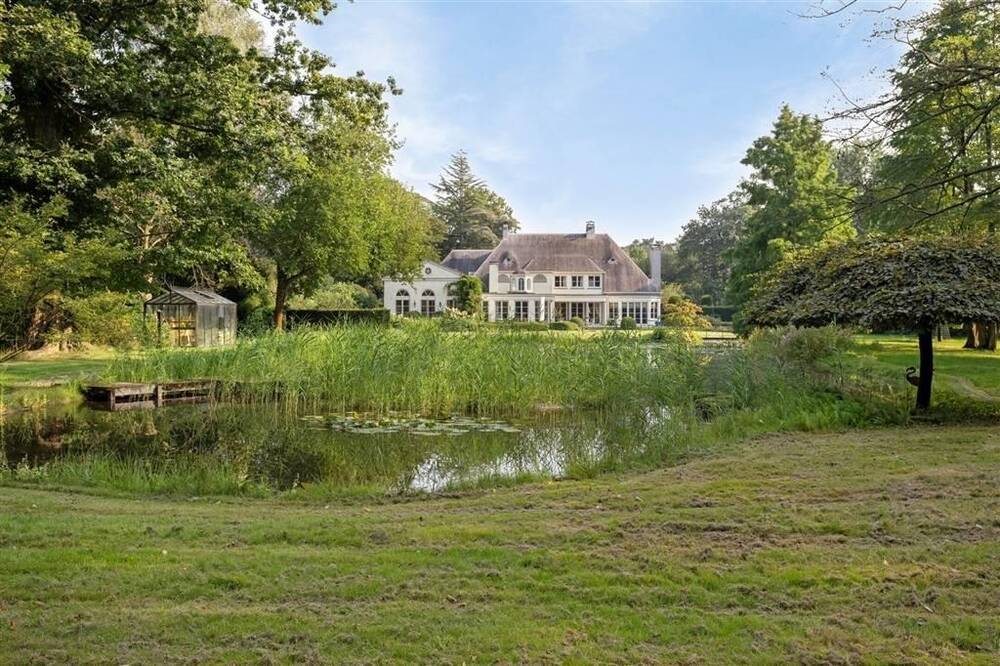 Villa te in Brasschaat 2930 2750000.00€ 5 slaapkamers 875.00m² - Zoekertje 401695