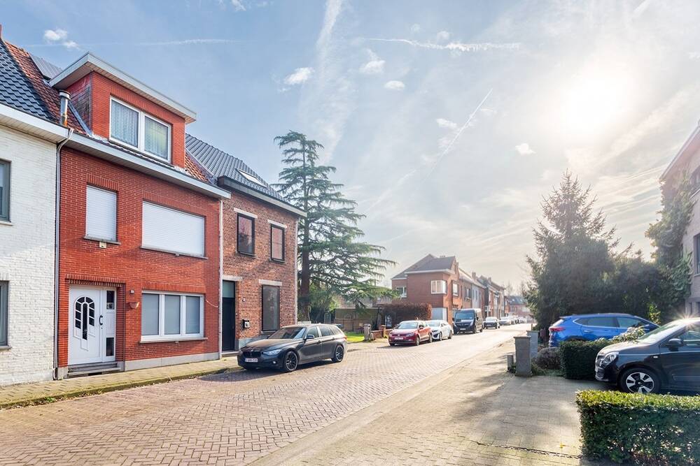 Huis te koop in Burcht 2070 330000.00€ 4 slaapkamers 130.00m² - Zoekertje 401781