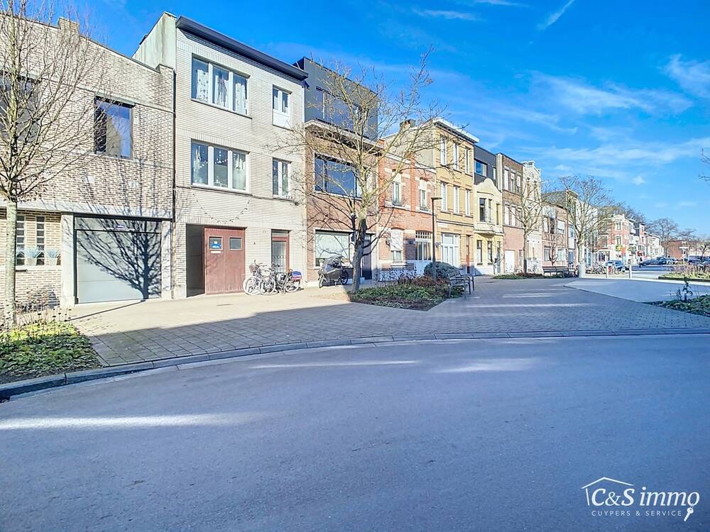 Handelszaak te huur in Berchem 2600 900.00€ slaapkamers 153.00m² - Zoekertje 403986