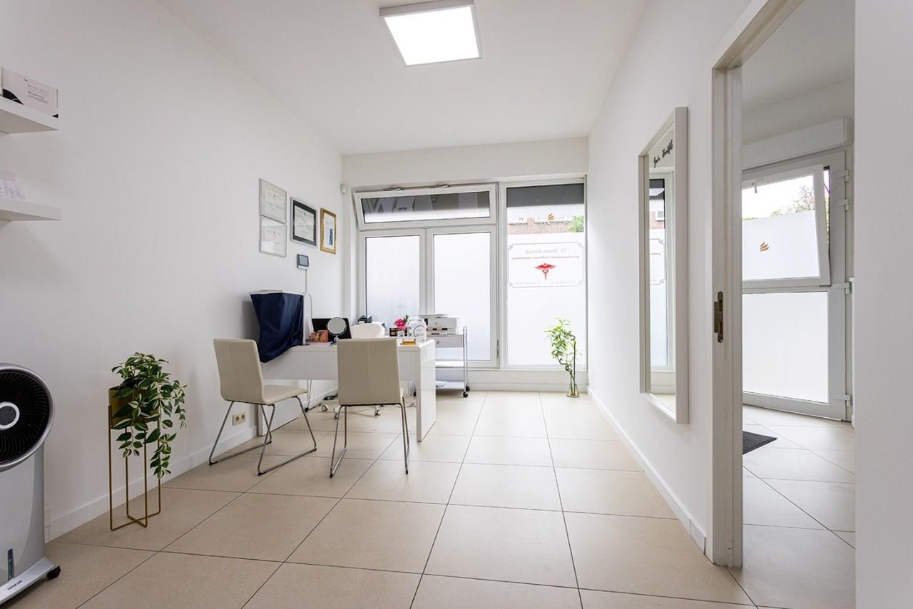 Handelszaak te koop in Deurne 2100 195000.00€ slaapkamers 98.00m² - Zoekertje 408151