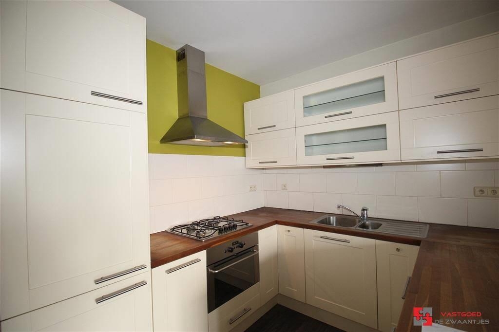 Appartement te koop in Hoboken 2660 215000.00€ 1 slaapkamers 75.00m² - Zoekertje 409654