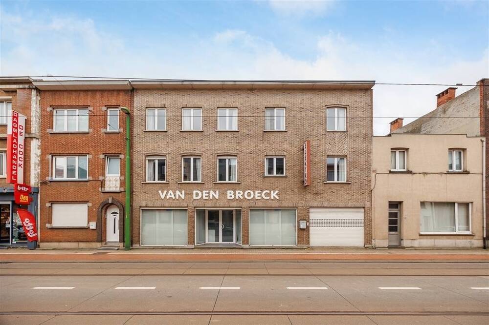 Handelszaak te  koop in Burcht 2070 525000.00€ 6 slaapkamers 280.00m² - Zoekertje 410676