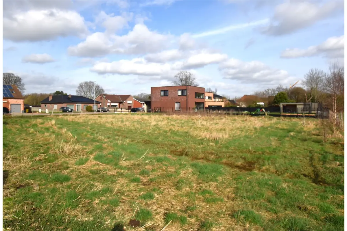 Grond te  koop in Laakdal 2430 175000.00€  slaapkamers m² - Zoekertje 413978