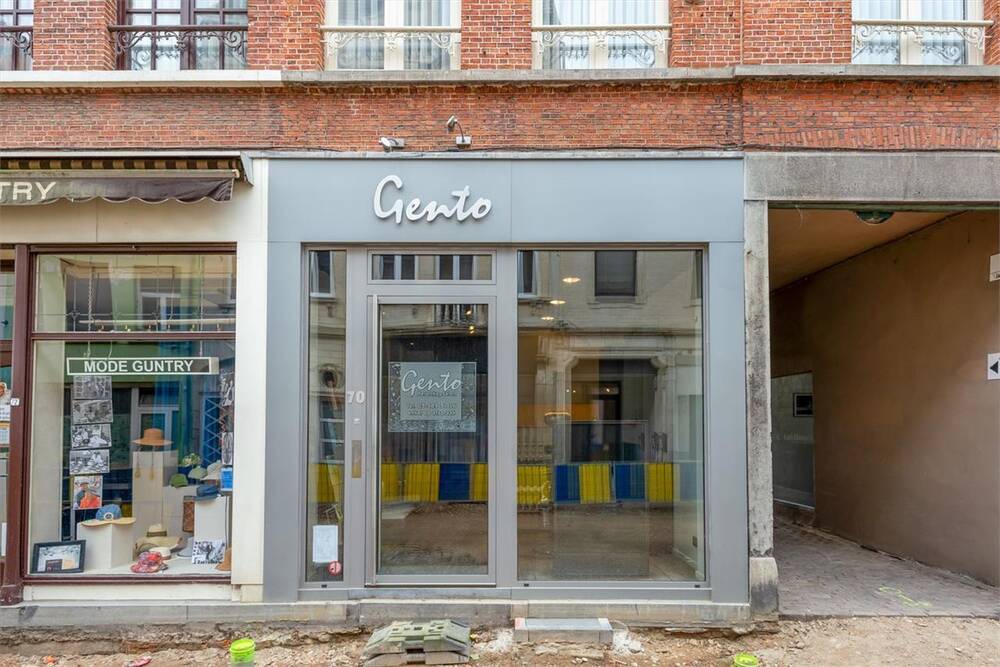 Handelszaak te huur in Lier 2500 990.00€ slaapkamers 35.00m² - Zoekertje 413938