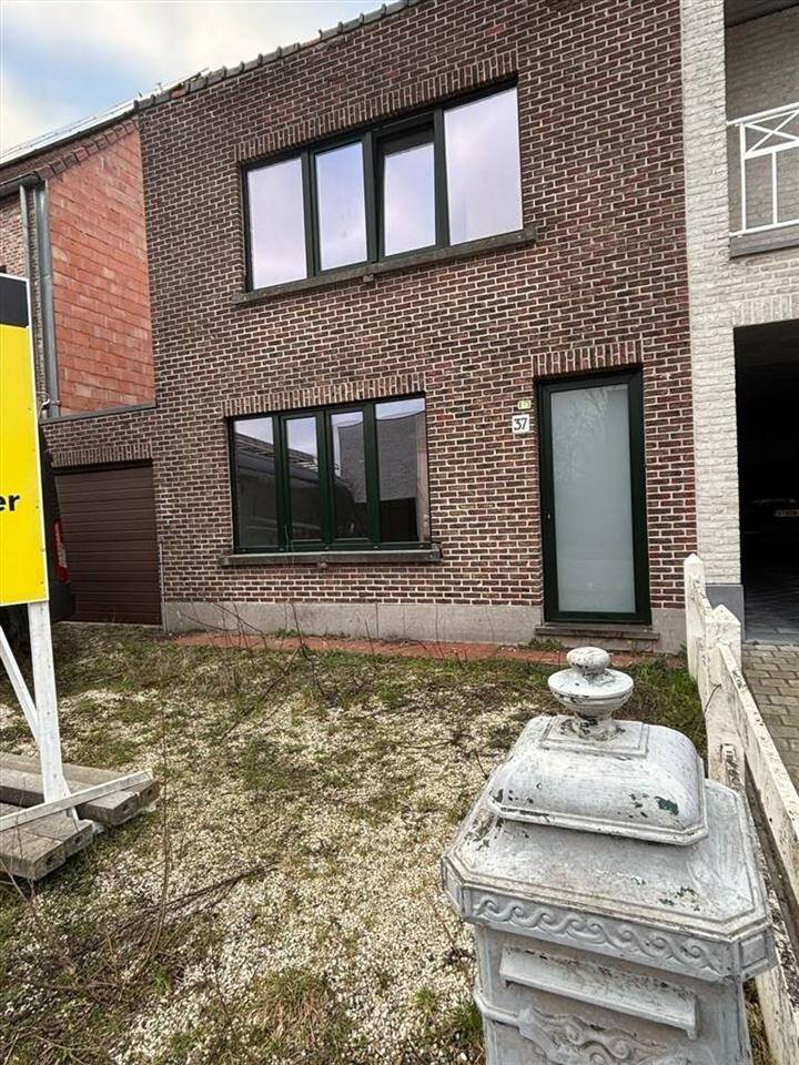 Huis te  koop in Bevel 2560 235000.00€ 2 slaapkamers 208.00m² - Zoekertje 416196