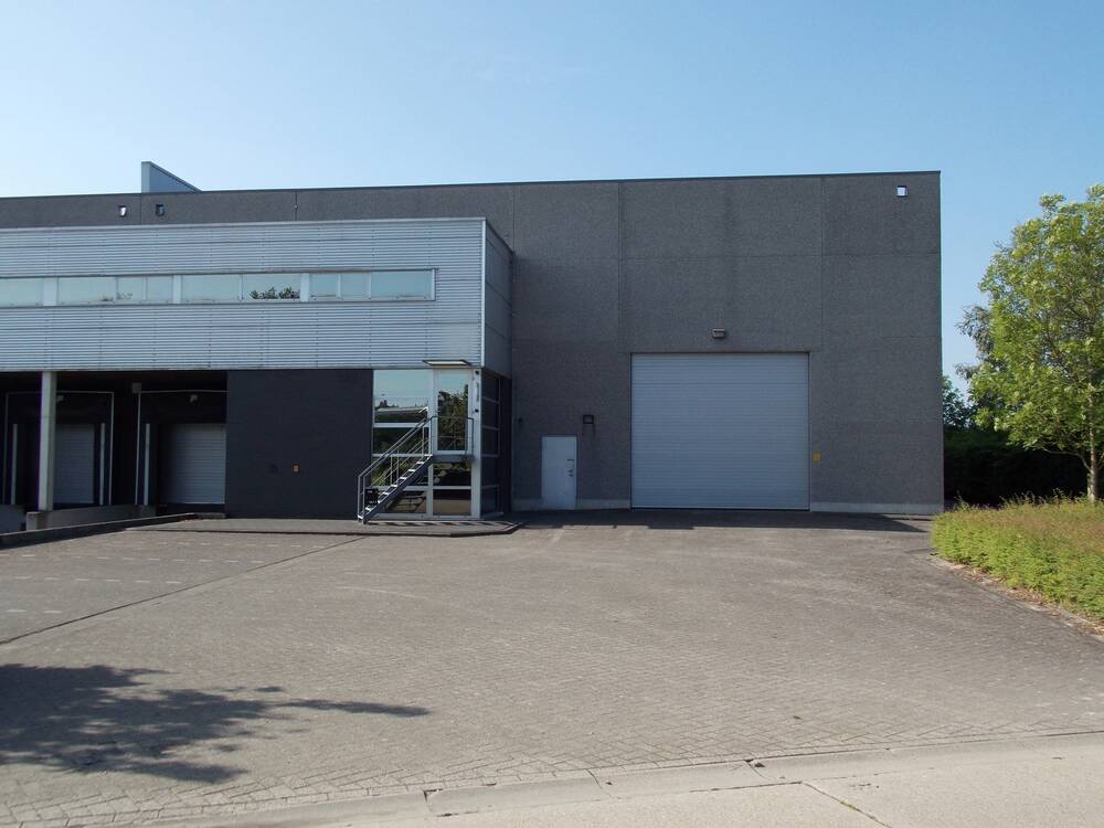 Handelszaak te huur in Mol 2400 2737.00€ slaapkamers 720.00m² - Zoekertje 422855