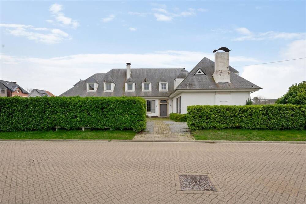 Huis te  koop in Westmeerbeek 2235 690000.00€ 6 slaapkamers 620.00m² - Zoekertje 426878