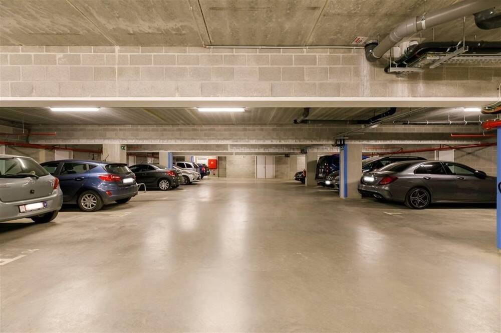 Parking & garage te  koop in Heist-op-den-Berg 2220 112500.00€  slaapkamers m² - Zoekertje 427651