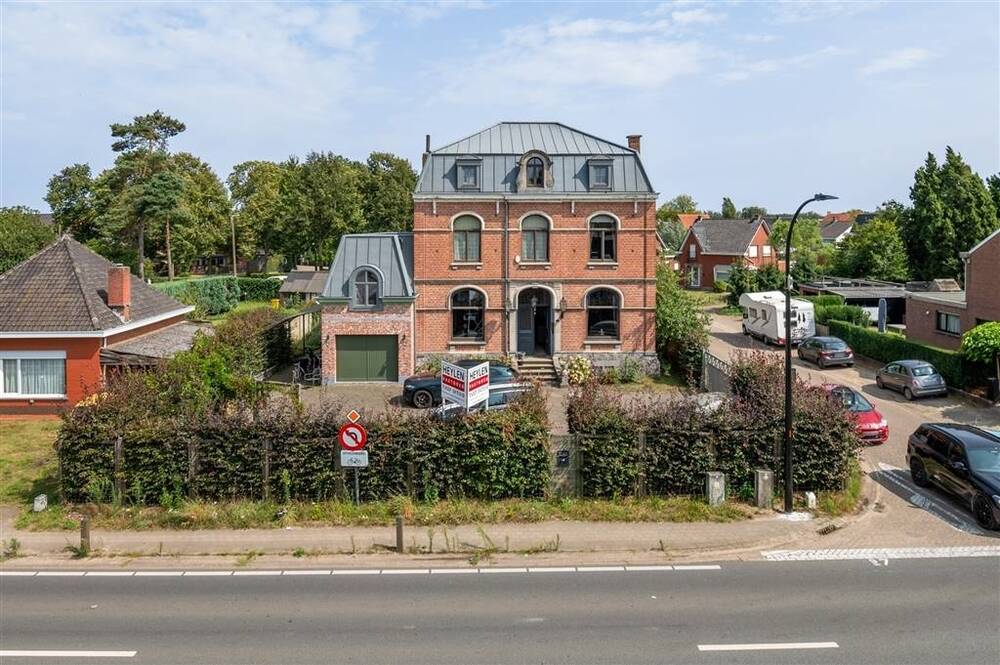 Huis te koop in Lille 2275 649000.00€ 6 slaapkamers 488.93m² - Zoekertje 430805