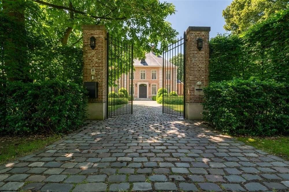 Huis te  koop in Zandhoven 2240 1450000.00€ 5 slaapkamers 345.00m² - Zoekertje 432124
