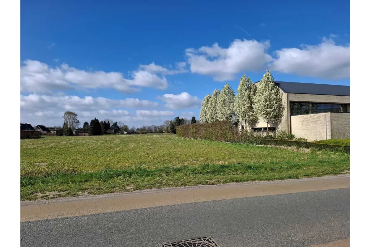 Grond te  koop in Geel 2440 375000.00€  slaapkamers m² - Zoekertje 439321