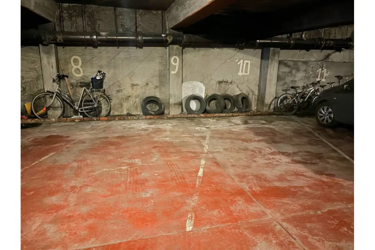 Parking te  huur in Turnhout 2300 75.00€  slaapkamers m² - Zoekertje 441646