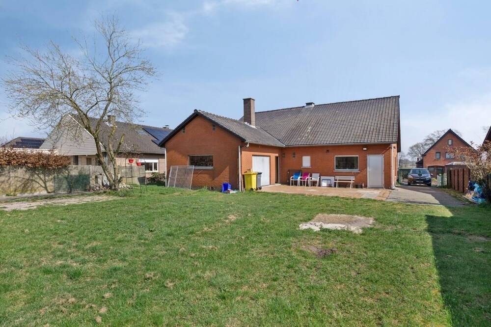 Huis te koop in Olmen 2491 265000.00€ 3 slaapkamers 139.00m² - Zoekertje 441430