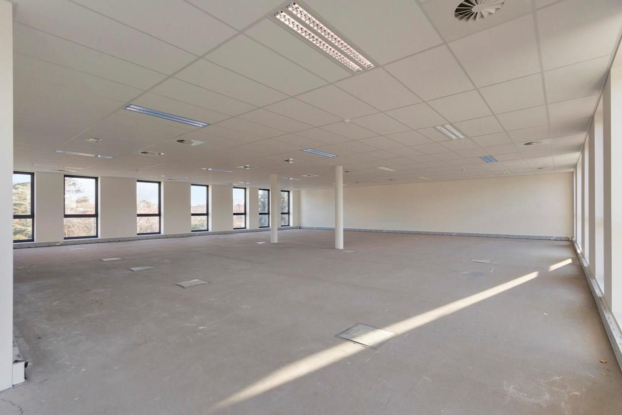 Handelszaak te huur in Wilrijk 2610 2712.00€ slaapkamers m² - Zoekertje 444277