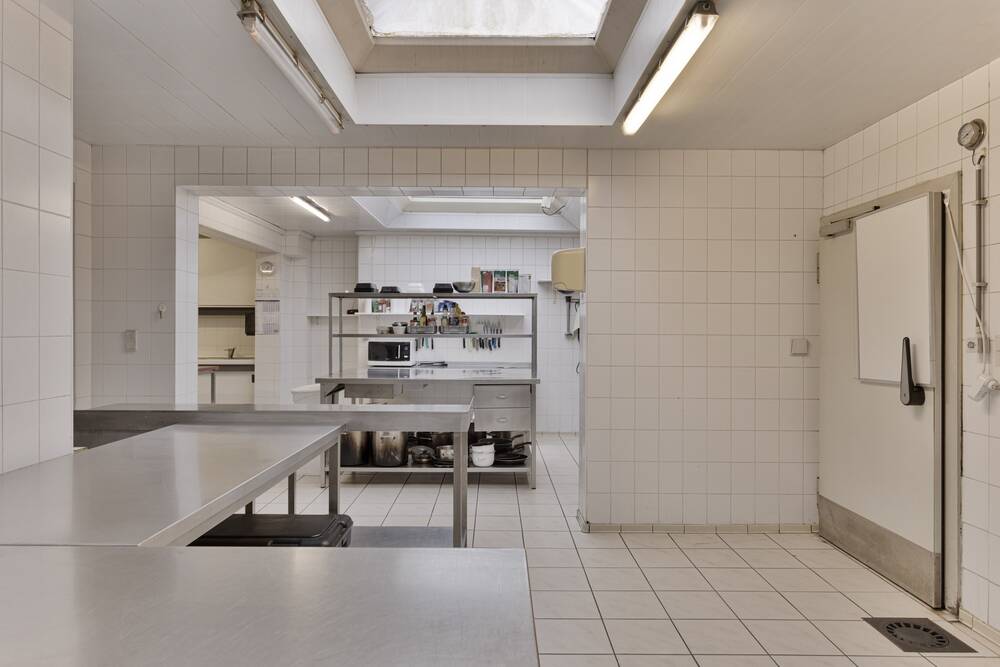 Handelszaak te koop in Deurne 2100 144500.00€ slaapkamers 110.00m² - Zoekertje 446418
