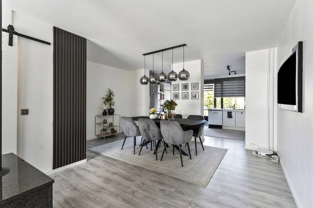 Huis te koop in Zwijndrecht 2070 340000.00€ 3 slaapkamers 186.00m² - Zoekertje 447605