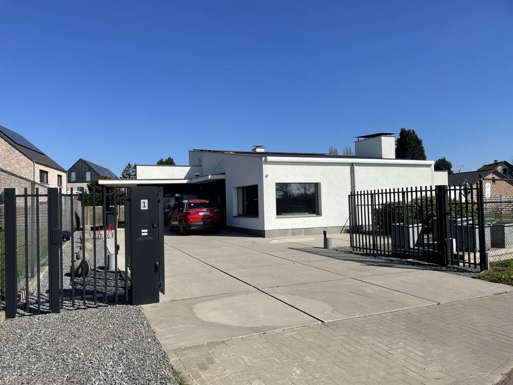 Huis te  koop in Ranst 2520 649000.00€ 3 slaapkamers 253.00m² - Zoekertje 449485