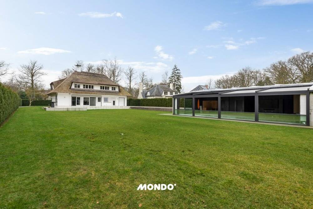 Villa te  koop in Brasschaat 2930 0.00€ 4 slaapkamers 334.00m² - Zoekertje 455016