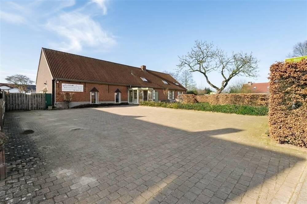 Handelszaak te koop in Oud-Turnhout 2360 735000.00€ 1 slaapkamers 613.00m² - Zoekertje 455402