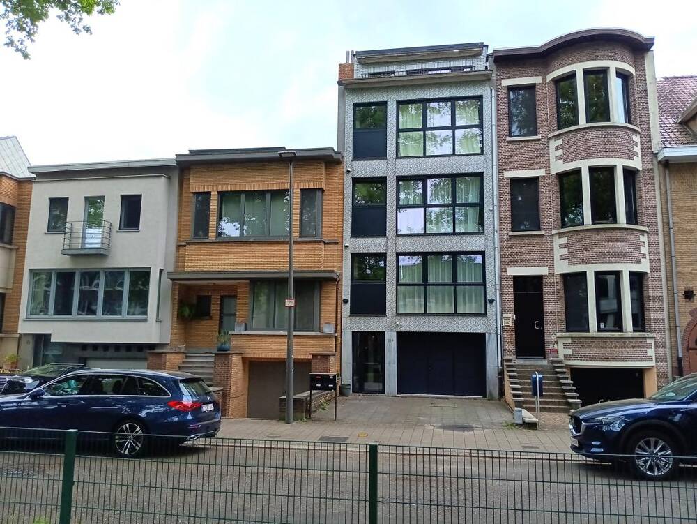 Huis te koop in Deurne 2100 875000.00€ 7 slaapkamers 285.00m² - Zoekertje 457265