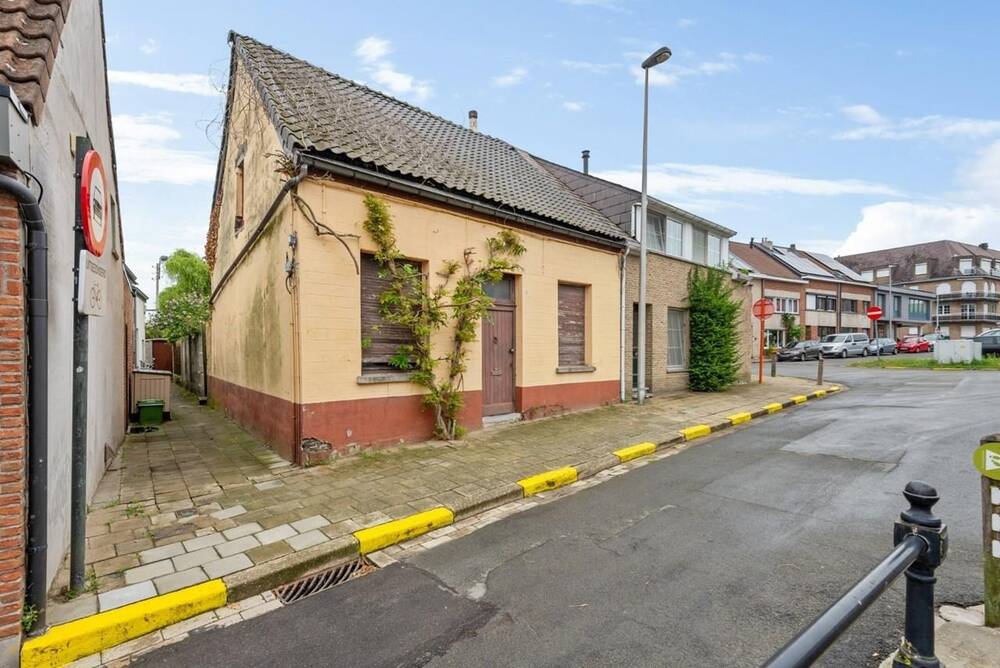 Huis te koop in Niel 2845 149000.00€ 3 slaapkamers m² - Zoekertje 461054