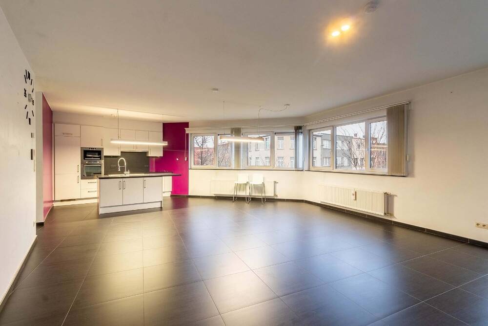 Appartement te  koop in Wilrijk 2610 219000.00€ 2 slaapkamers 109.00m² - Zoekertje 463621
