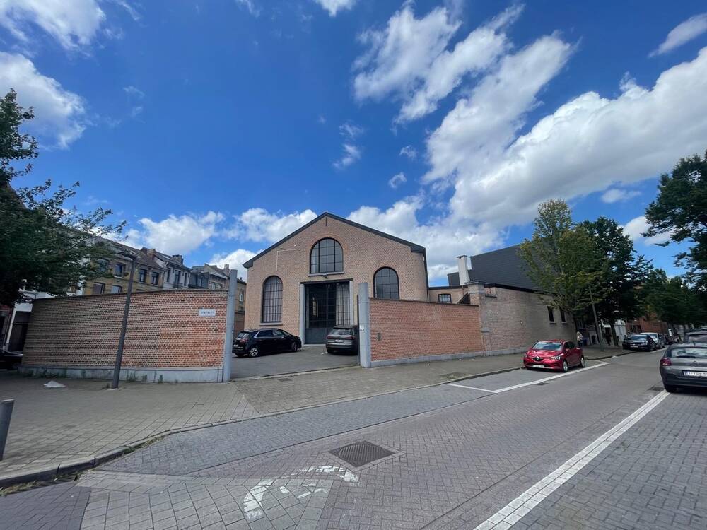 Handelszaak te  koop in Borgerhout 2140 2250000.00€  slaapkamers m² - Zoekertje 515142