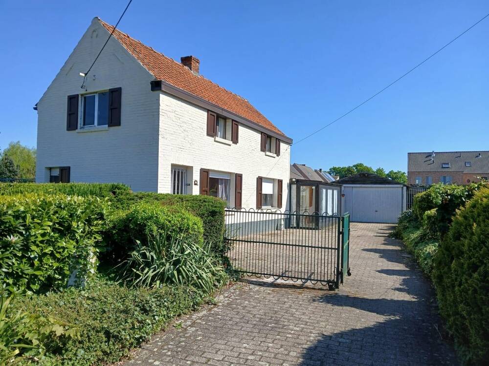 Huis te  koop in Zoerle-Parwijs 2260 210000.00€ 2 slaapkamers 94.00m² - Zoekertje 468172