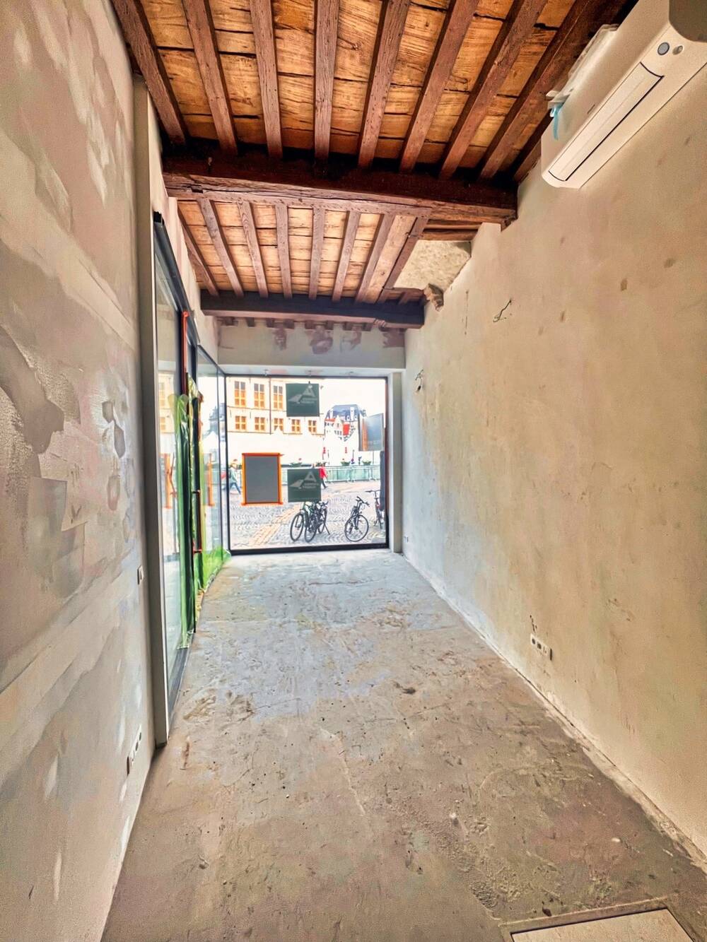 Handelszaak te huur in Mechelen 2800 1450.00€ slaapkamers 65.00m² - Zoekertje 469396