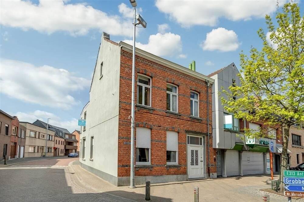 Huis te koop in Herenthout 2270 329000.00€ 4 slaapkamers 255.00m² - Zoekertje 472856