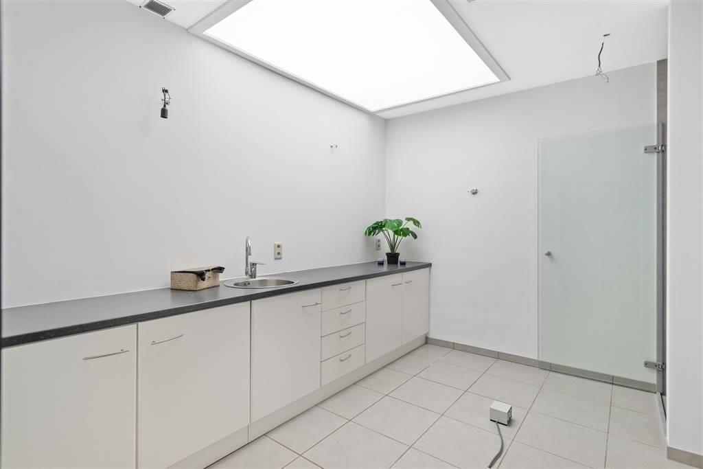Handelszaak te koop in Sint-Katelijne-Waver 2860 90000.00€ slaapkamers 104.00m² - Zoekertje 473734