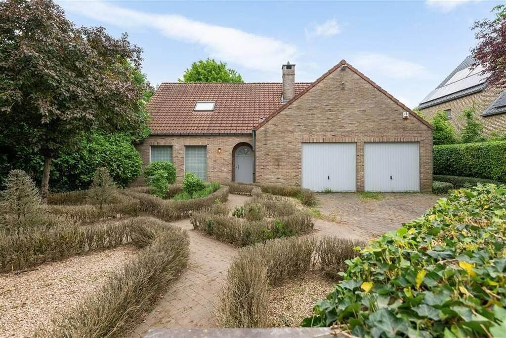 Huis te  koop in Massenhoven 2240 715000.00€ 5 slaapkamers 286.00m² - Zoekertje 474878