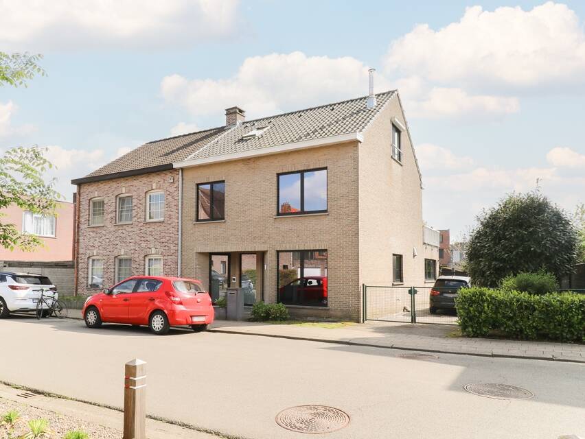 Huis te koop in Borsbeek 2150 575000.00€ 4 slaapkamers 206.57m² - Zoekertje 474262