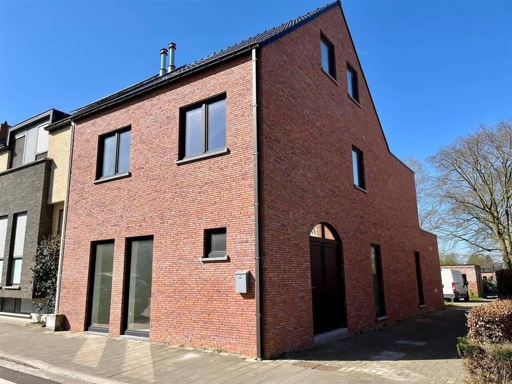 Huis te  huur in Herenthout 2270 1700.00€ 3 slaapkamers 190.00m² - Zoekertje 476650